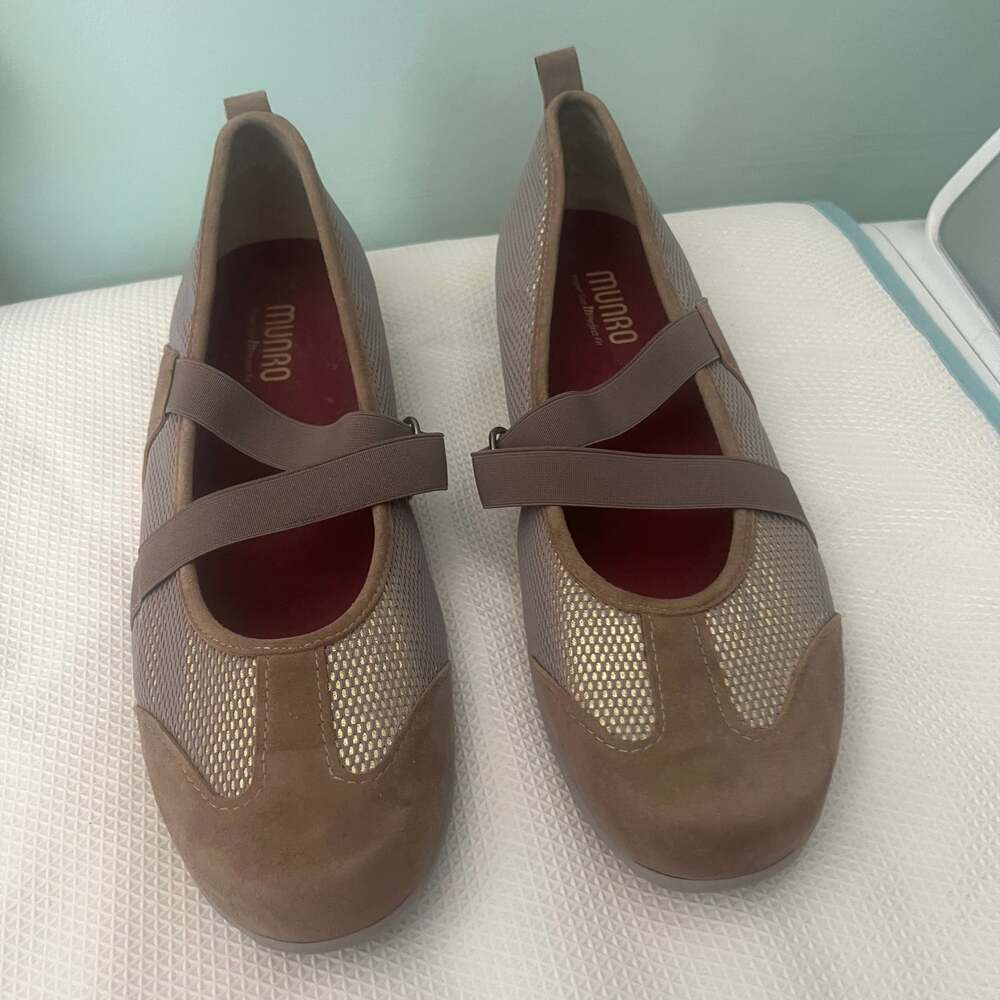 Munro American Taupe Comfort Mary Jane Flats
